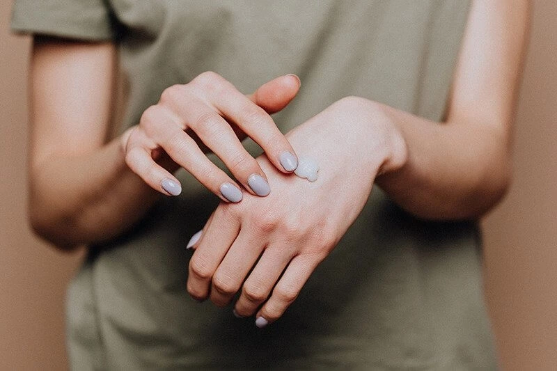 Palmar hyperhidrosis symptoms