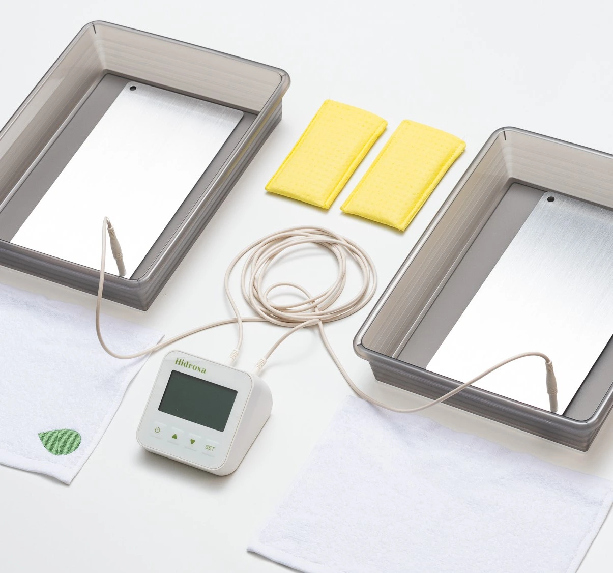 Components of Hidroxa complete iontophoresis machine
